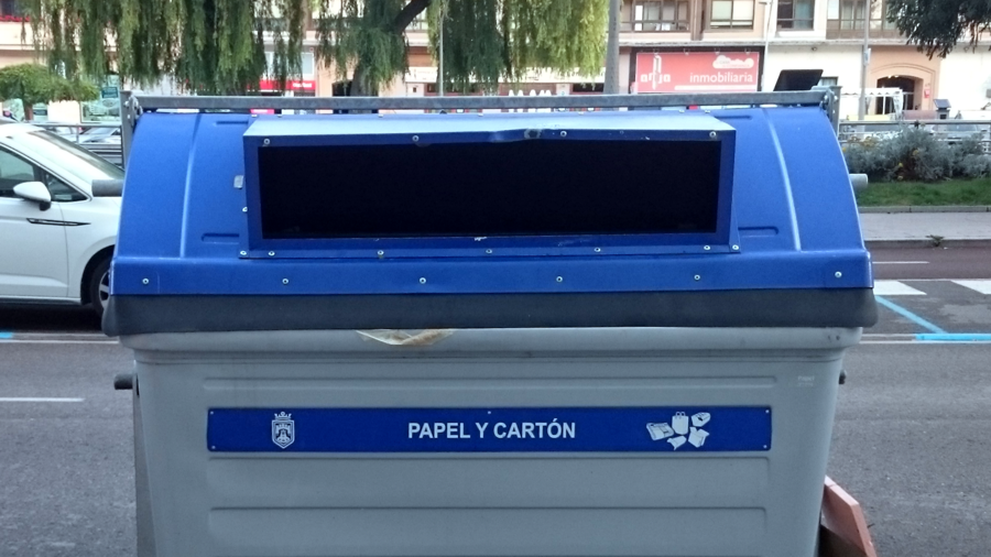 Contenedor de papel y-carton para reciclar